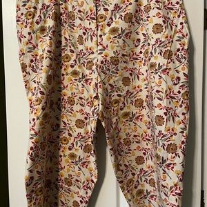 Liz & me floral print capris NWT size 30w